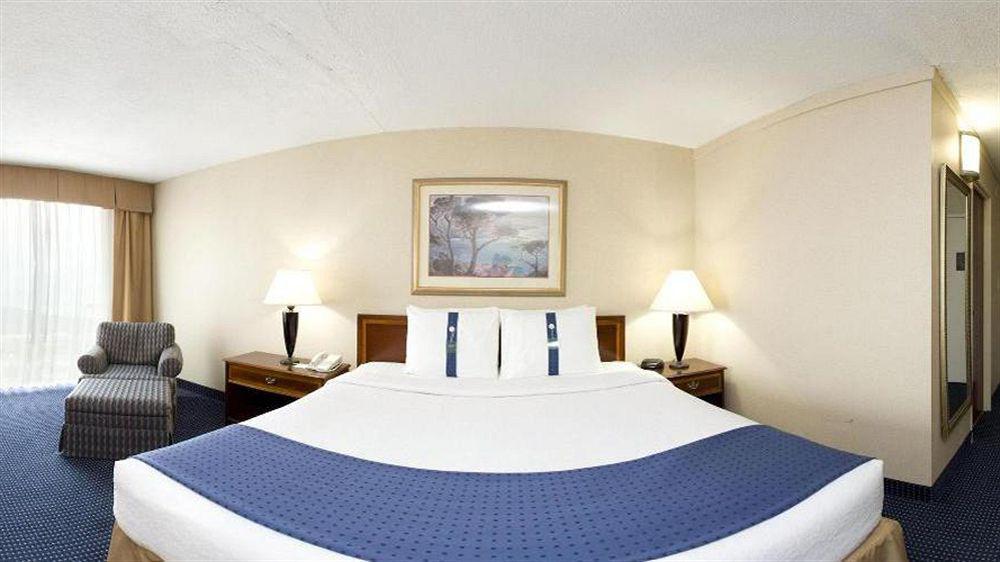 Holiday Inn Akron-West By Ihg Montrose Экстерьер фото