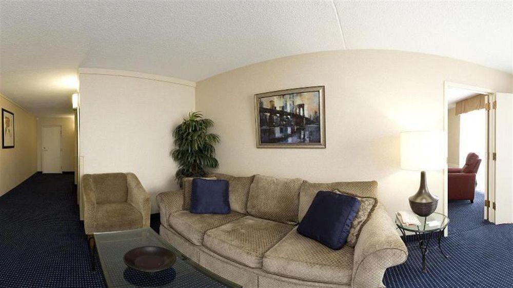 Holiday Inn Akron-West By Ihg Montrose Экстерьер фото