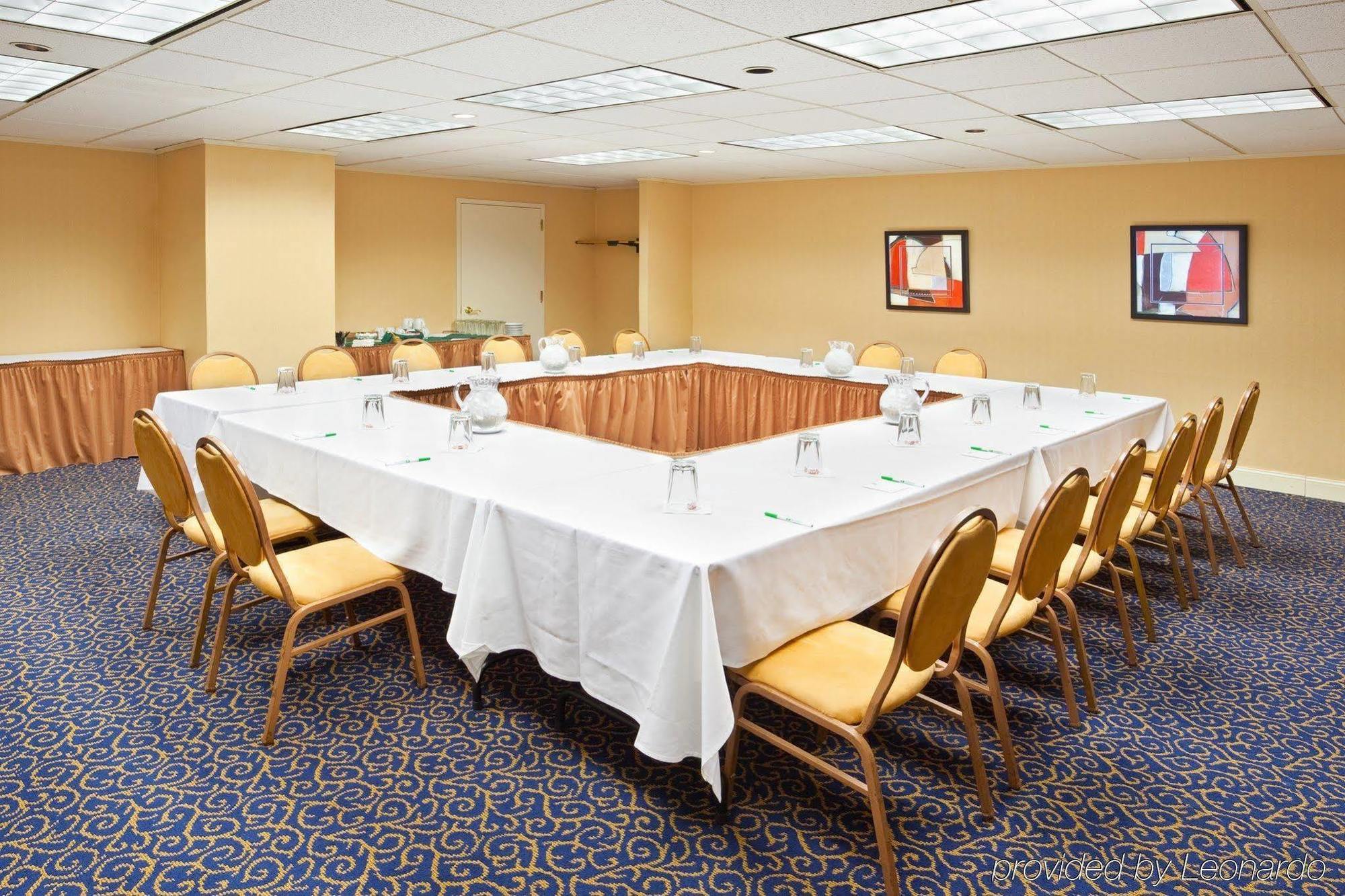 Holiday Inn Akron-West By Ihg Montrose Экстерьер фото